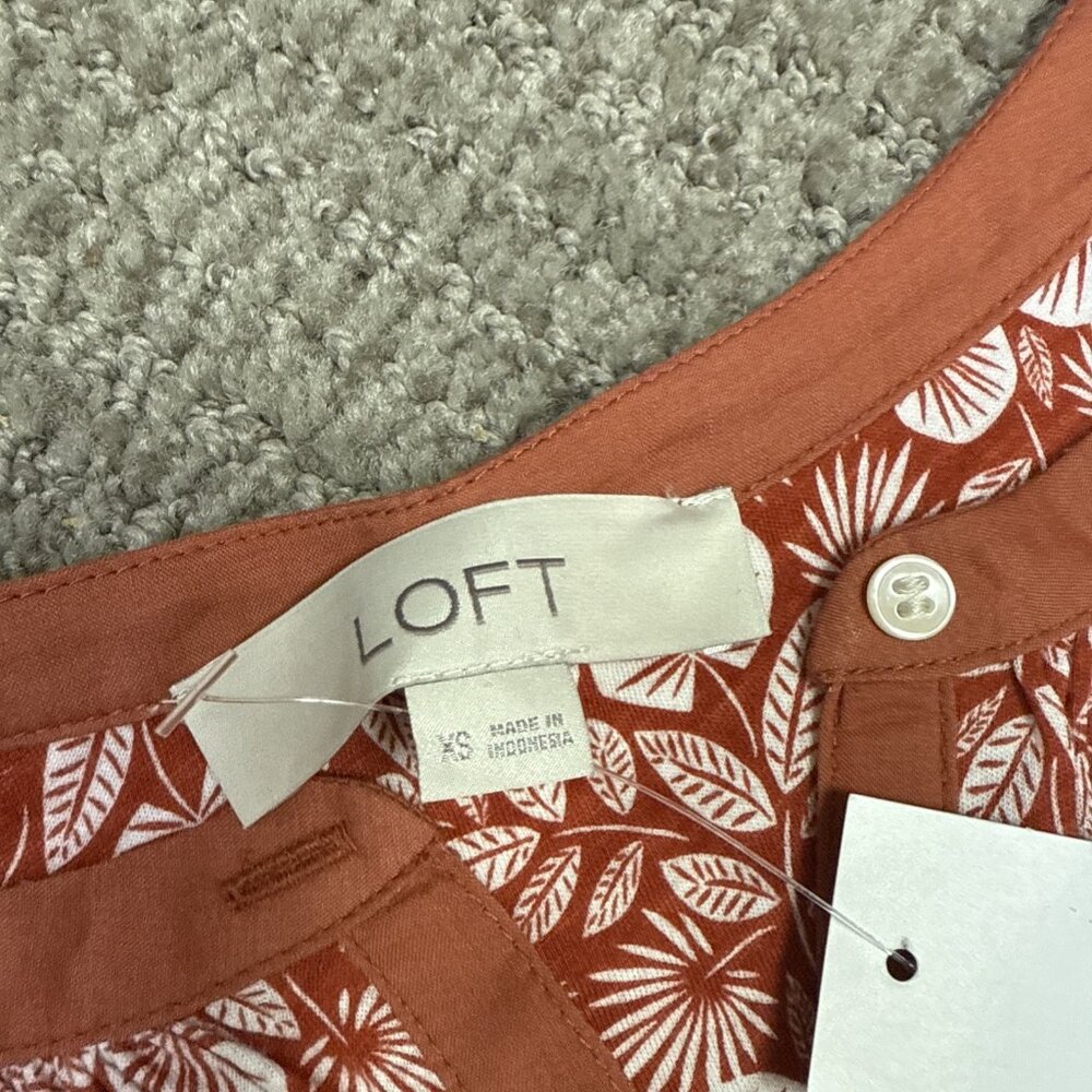 Loft Blouse Red White Floral Sleeveless Women’s Size XS NWT - Picture 9 of 11